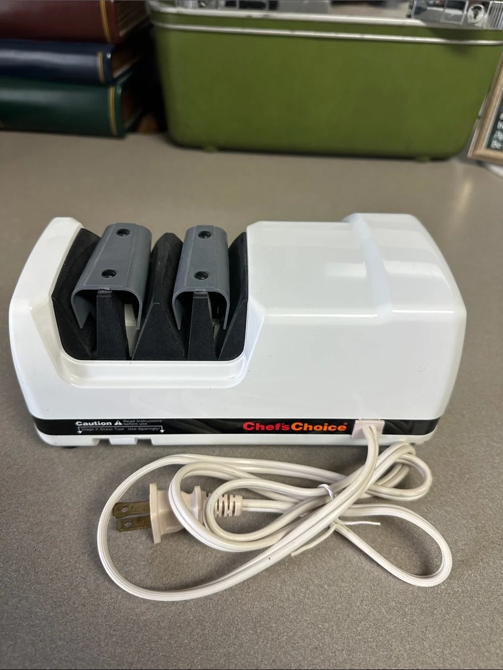 White Electric Knife Sharpener - 2-Stage Diamond Hone
